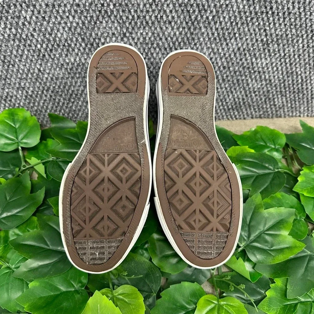 N/A black converse